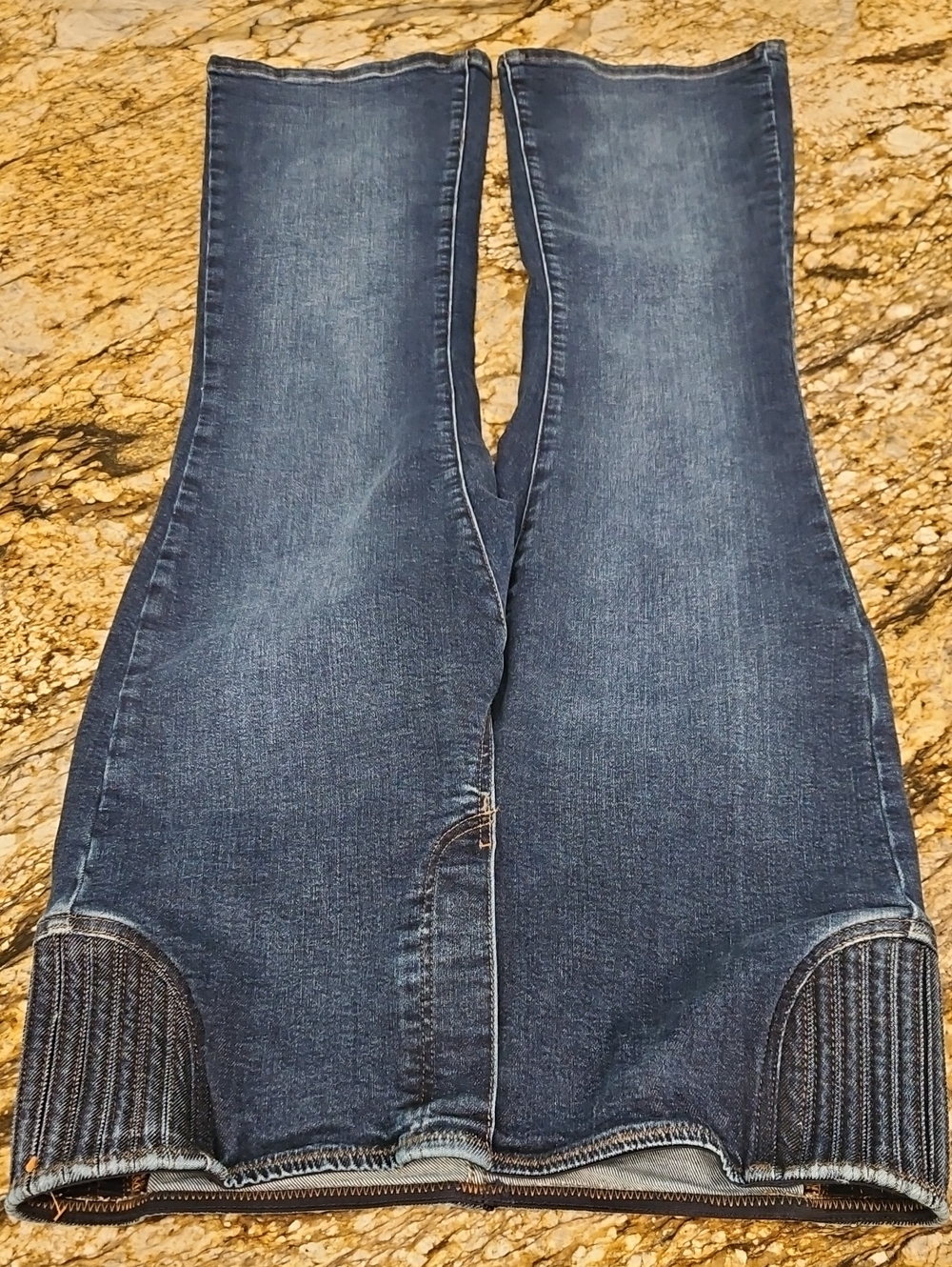 Pilcro Women’s Dark Blue Flare Jeans. Size 32 Inseam 26" Rise 10"